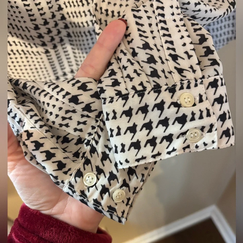41 Hawthorne houndstooth print blouse Medium - Picture 3 of 10
